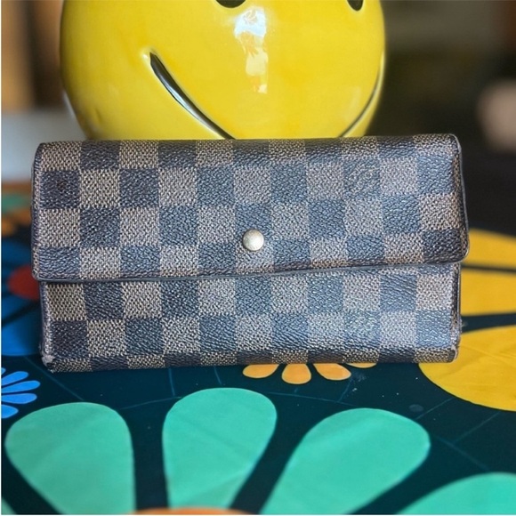 LV Damier Wallet (Cobblers dream) - Picture 1 of 12